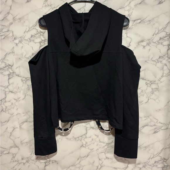 NEW Hot Topic Black Cut-Out Hoodie with Metal Details L - Picture 5 of 5